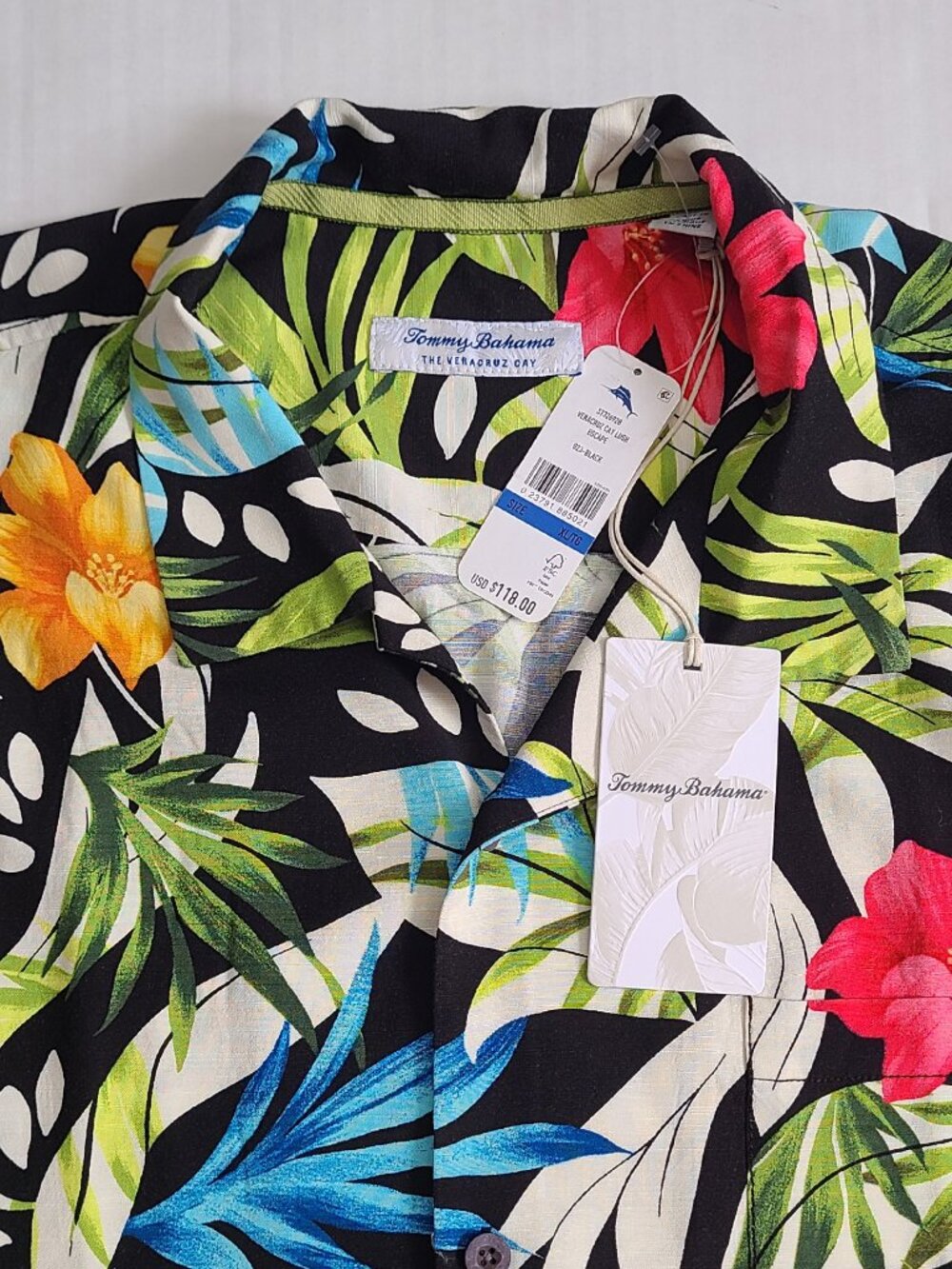 Tommy Bahama NWT Men XL  Hawaiian Tropical Short Sleeve Shirt Vacation Vivid